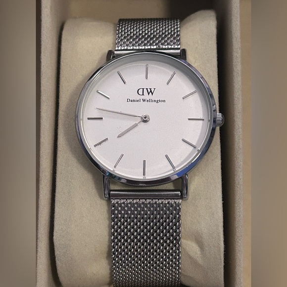 Daniel Wellington Accessories - Daniel Wellington Classic Silver Mesh Watch